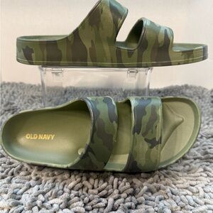 Old Navy Green Camouflage Slide Sandals